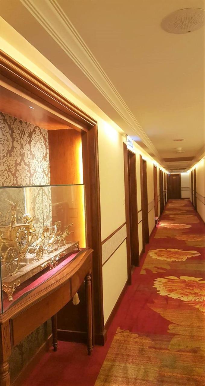 Chyuan Du Spring Khách sạn 3*